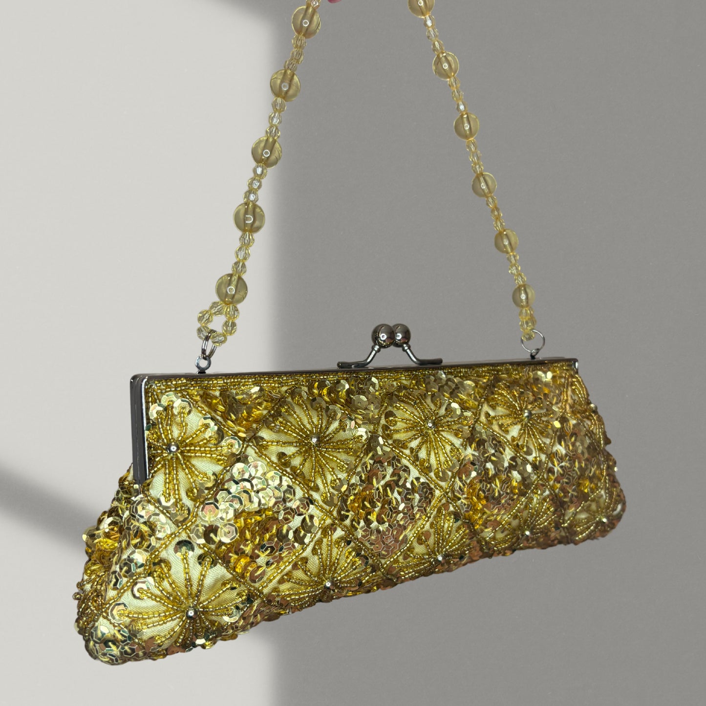 Sol Brillante Clutch