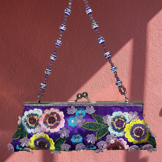 Flor Violeta Clutch