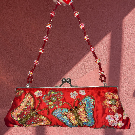 Mariposa Escarlata Clutch